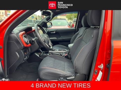 Used 2016 Toyota Tacoma TRD Off-Road AWD/4WD image 11