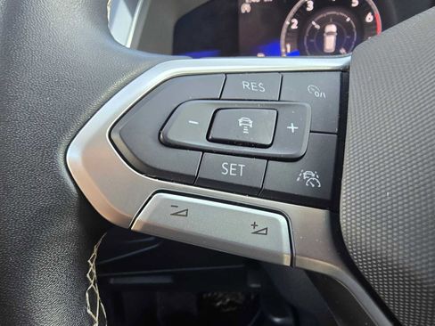 Used 2022 Volkswagen Tiguan SE image 31