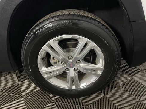 Used 2024 GMC Terrain SLE image 25