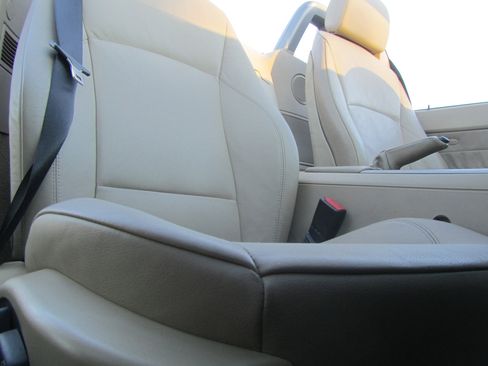 Used 2004 BMW Z4 2.5i image 23