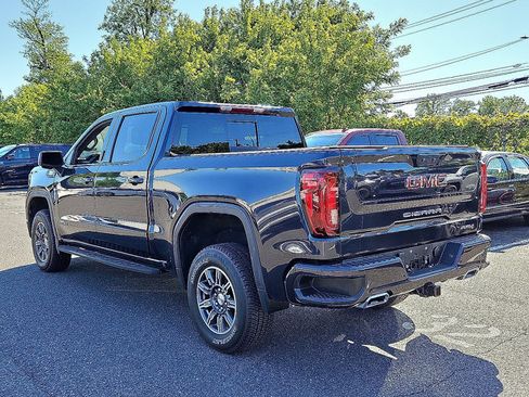 Used 2024 GMC Sierra 1500 AT4 w/ AT4 Premium Package AWD/4WD image 4