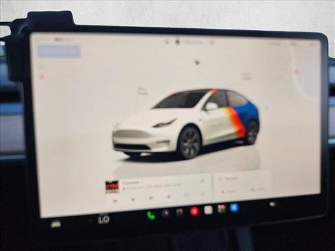 Used 2025 Tesla Model Y Long Range AWD/4WD image 10