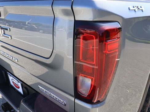 Used 2023 GMC Sierra 1500 Elevation w/ Elevation Premium Package AWD/4WD image 9