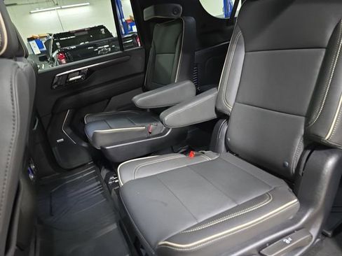 New 2025 Chevrolet Suburban Premier w/ Sun And Tow Package image 16