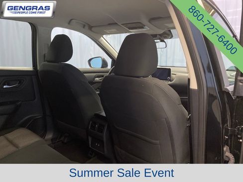 Used 2025 Nissan Rogue SV AWD/4WD image 38