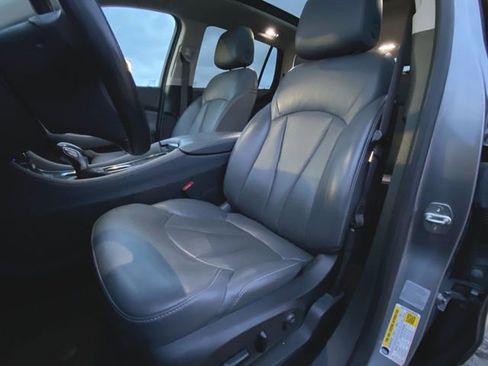 Used 2019 Buick Envision Essence image 19