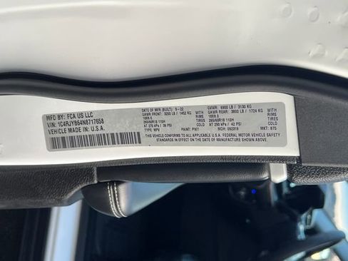 Used 2022 Jeep Grand Cherokee Limited 4xe image 37