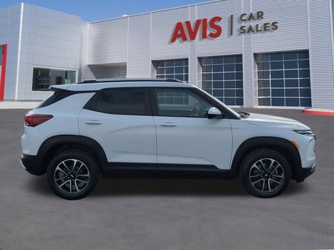 Used 2025 Chevrolet TrailBlazer LT AWD/4WD image 5
