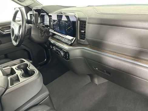 Used 2024 Chevrolet Silverado 1500 LT image 29