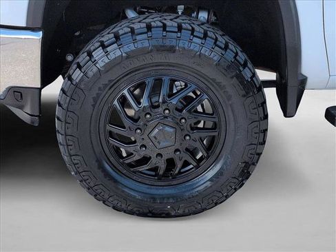 Used 2023 Chevrolet Silverado 3500 LT AWD/4WD image 29