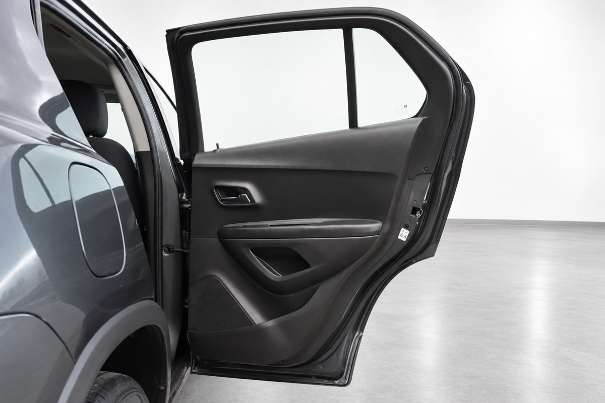 Used 2019 Chevrolet Trax LS FWD image 13