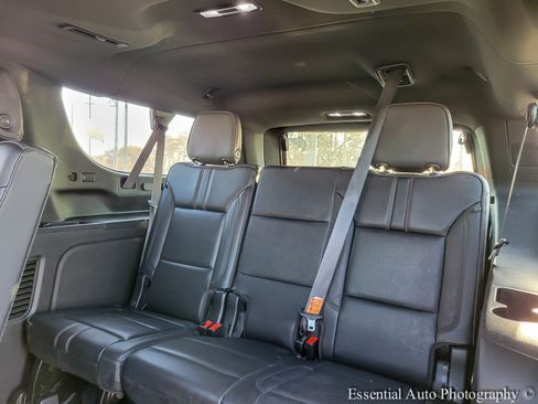 Used 2021 Chevrolet Suburban RST w/ Luxury Package image 14