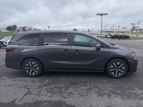 Used 2025 Honda Odyssey EX-L image 9
