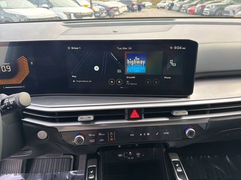 Certified 2025 Kia Sorento S w/ Panoramic Sunroof Package image 19