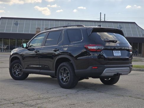 New 2025 Honda Pilot TrailSport image 19