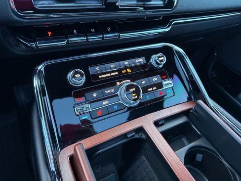 Used 2021 Lincoln Navigator Reserve image 22