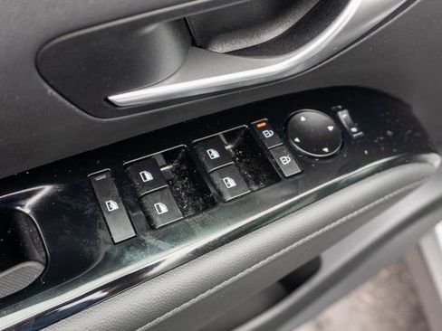 Used 2025 Hyundai Tucson Limited AWD/4WD image 19