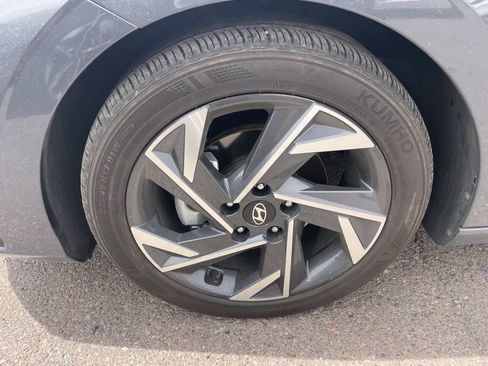 Used 2025 Hyundai Elantra Sport image 5