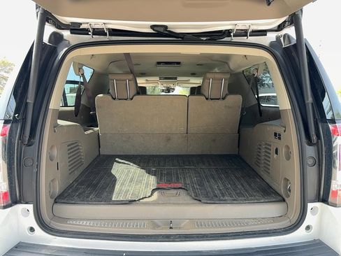 Used 2017 GMC Yukon XL SLT w/ Premium Edition image 27