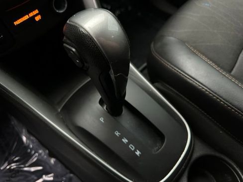 Used 2019 Chevrolet Trax LT w/ LT Convenience Package image 24