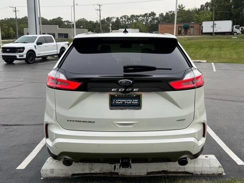 Used 2022 Ford Edge Titanium w/ Equipment Group 301A AWD/4WD image 5