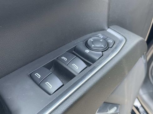 Used 2025 Chevrolet Silverado 1500 LT AWD/4WD image 16