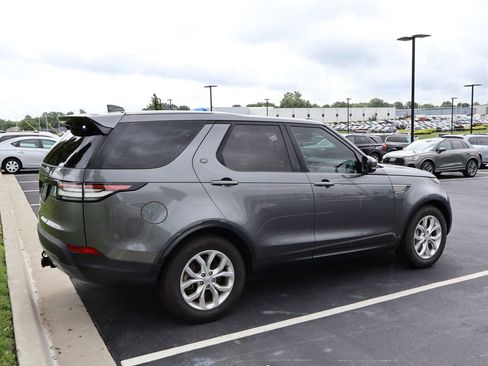 Used 2019 Land Rover Discovery SE AWD/4WD image 10