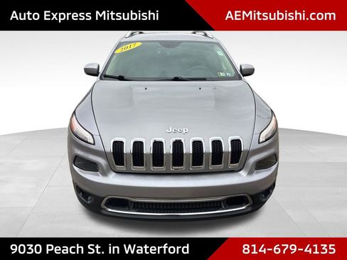 Used 2017 Jeep Cherokee Limited AWD/4WD image 2