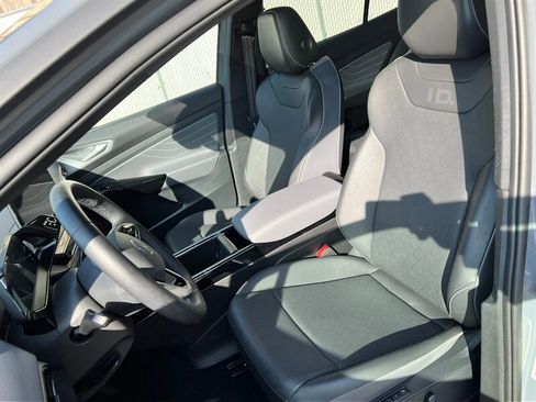 Used 2023 Volkswagen ID.4 Pro S image 19