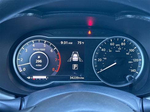 Used 2020 Nissan Versa SV image 26