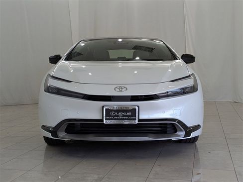 Used 2024 Toyota Prius Limited w/ Limited Premium Package image 3