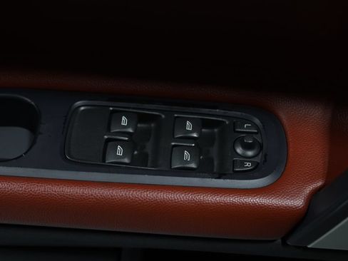 Used 2013 Volvo C70 T5 FWD image 11