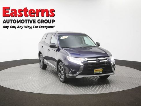 Used 2018 Mitsubishi Outlander ES AWD/4WD image 49
