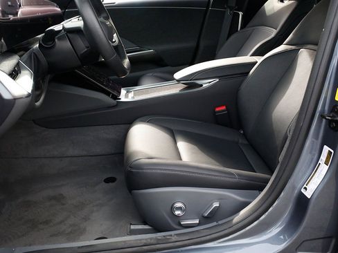 Used 2024 Lucid Air Touring image 29