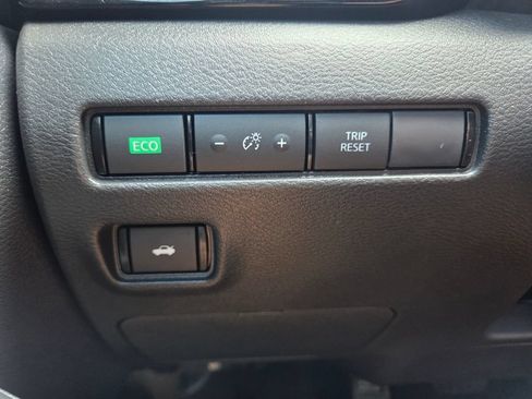 Used 2025 Nissan Sentra SV w/ All-Weather Package FWD image 12