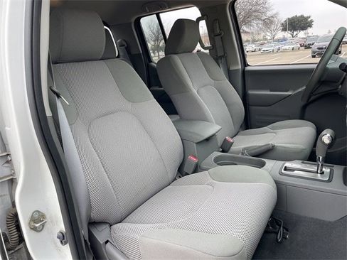 Used 2019 Nissan Frontier SV image 27