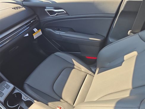 New 2026 Kia Sportage EX image 18