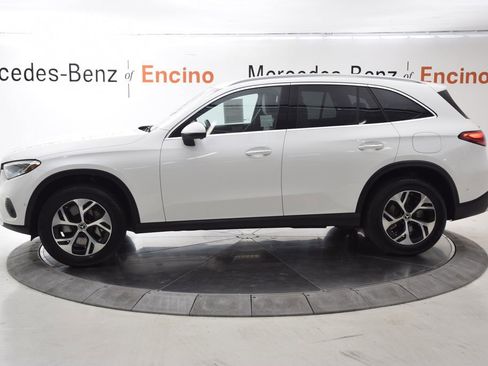 Used 2025 Mercedes-Benz GLC 350e 4MATIC image 3