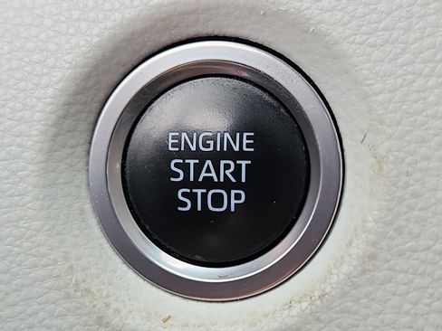 Used 2021 Toyota Corolla SE image 31