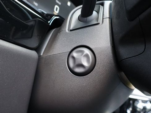 Used 2023 GMC Sierra 1500 SLT w/ SLT Premium Package image 16