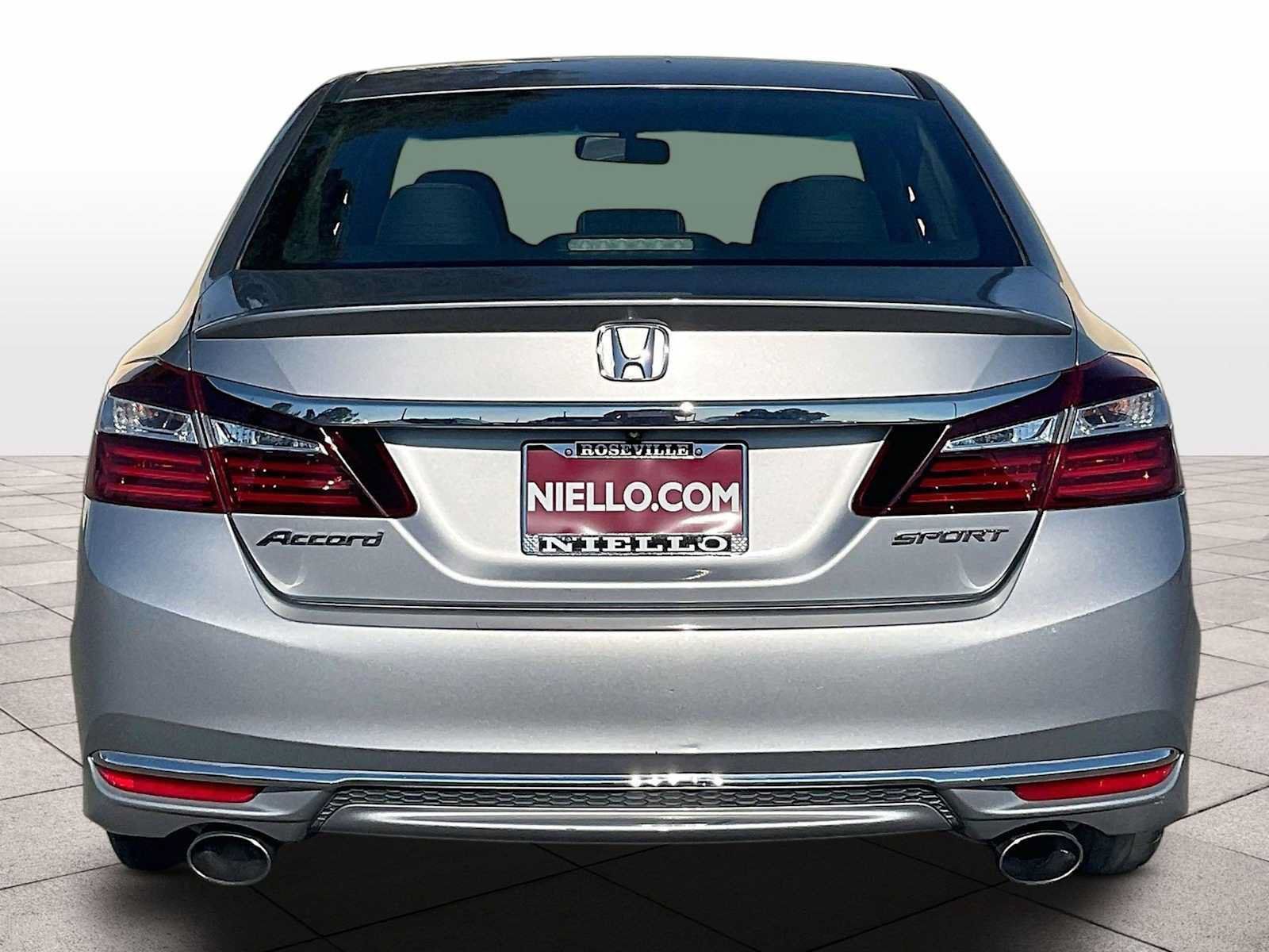 Used 2017 Honda Accord Sport image 7