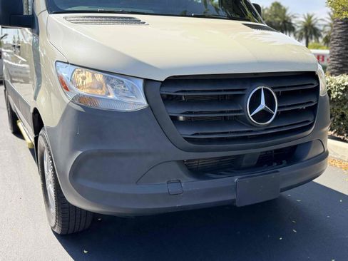 Used 2022 Mercedes-Benz Sprinter 1500 image 27