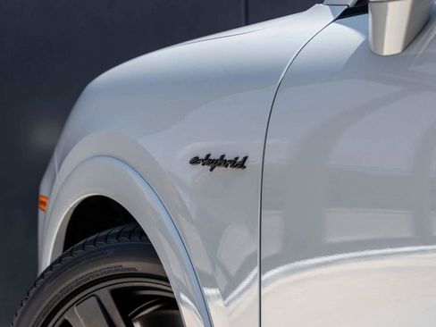 New 2025 Porsche Cayenne Turbo image 68