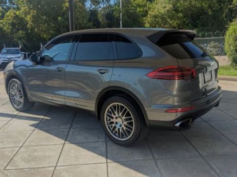 Used 2016 Porsche Cayenne image 2