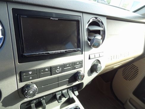 Used 2012 Ford F250 XLT w/ XLT Interior Pkg image 10