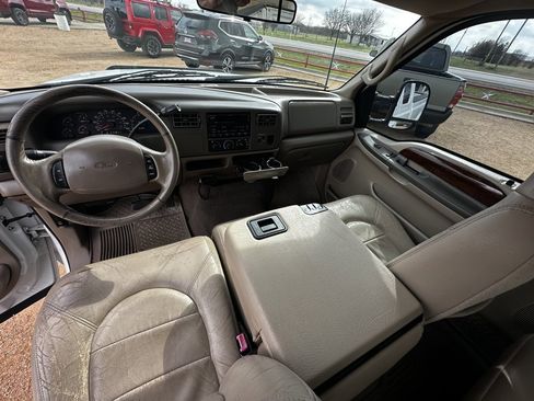 Used 2000 Ford F250 Lariat image 24