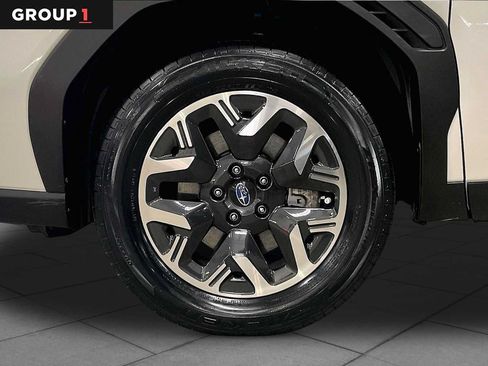 Certified 2025 Subaru Forester Premium AWD/4WD image 11