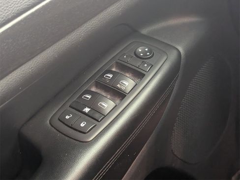 Used 2015 Jeep Grand Cherokee Laredo image 16