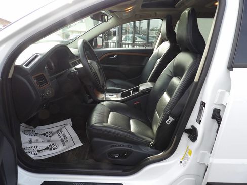 Used 2009 Volvo XC70 3.2 image 8