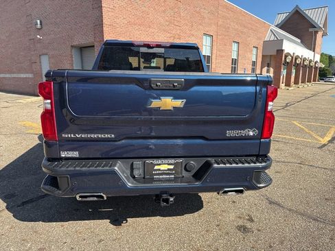 Used 2022 Chevrolet Silverado 1500 High Country w/ Technology Package AWD/4WD image 6